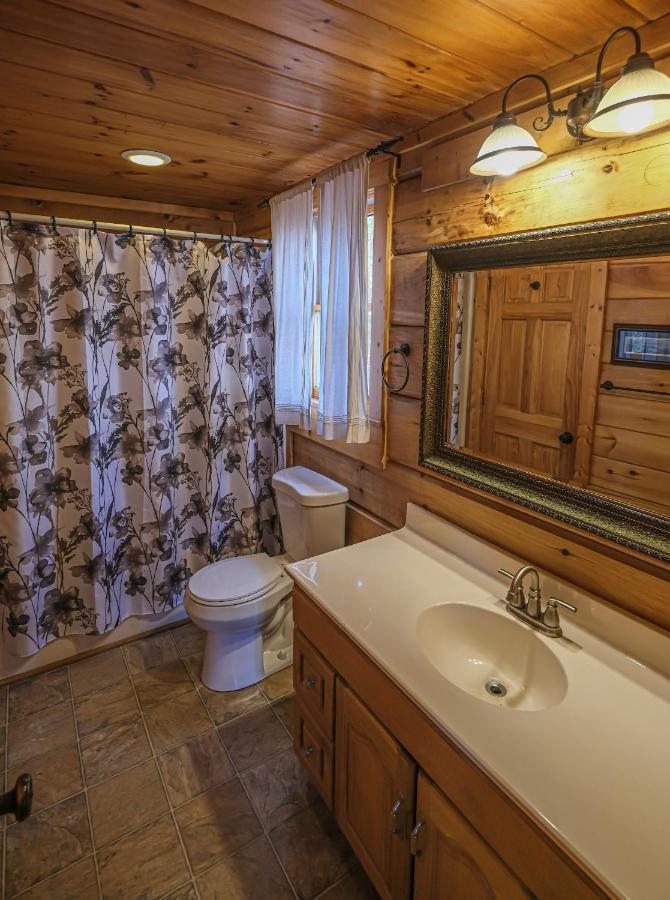 Lazy Bear Lodge Gatlinburg Exterior photo